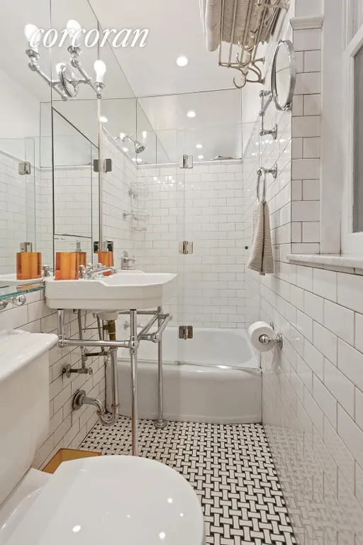 New York City Real Estate | View 335 West 21st Street, RW | Full Bathroom | View 7