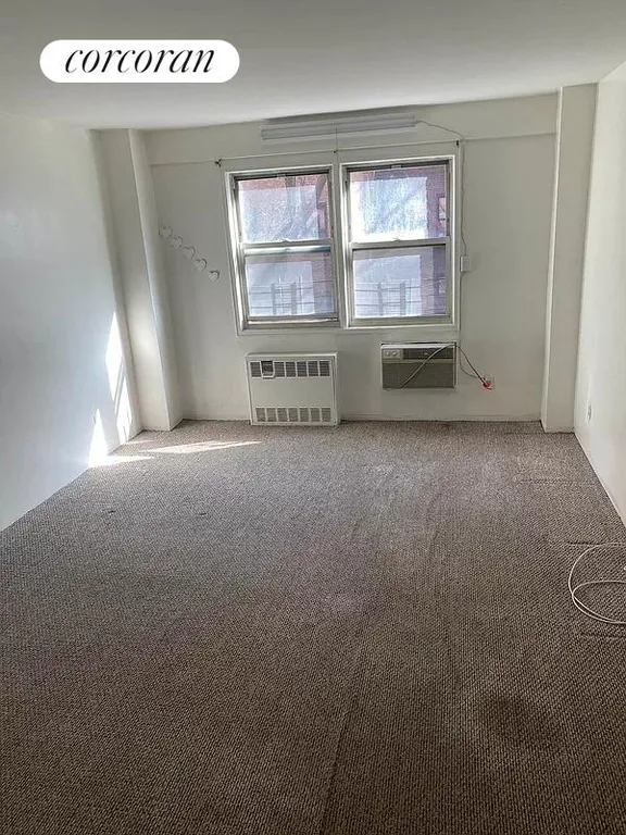 New York City Real Estate | View 160-10 89th Avenue, 4G | Bedroom | View 2