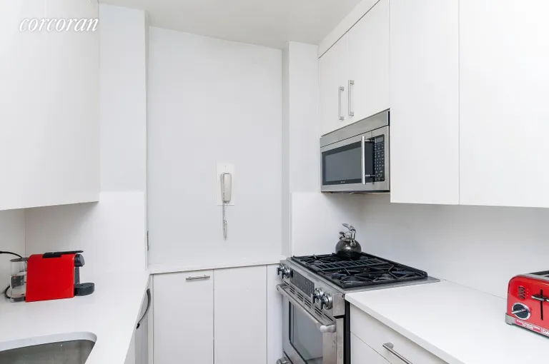 New York City Real Estate | View 340 East 64th Street, 8E | Kitchen | View 4
