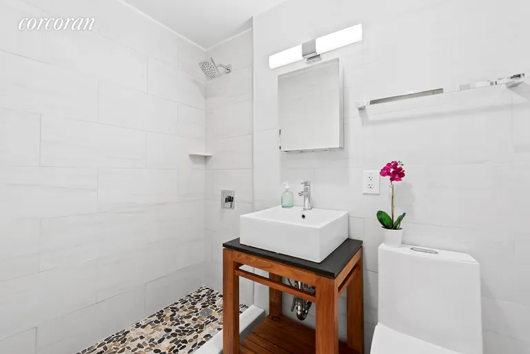 New York City Real Estate | View 7 Everit Street, 3B | Full Bathroom | View 10