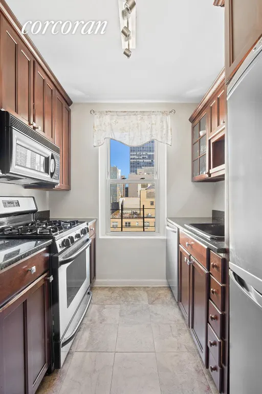 New York City Real Estate | View 201 East 36th Street, 18D | Kitchen | View 5