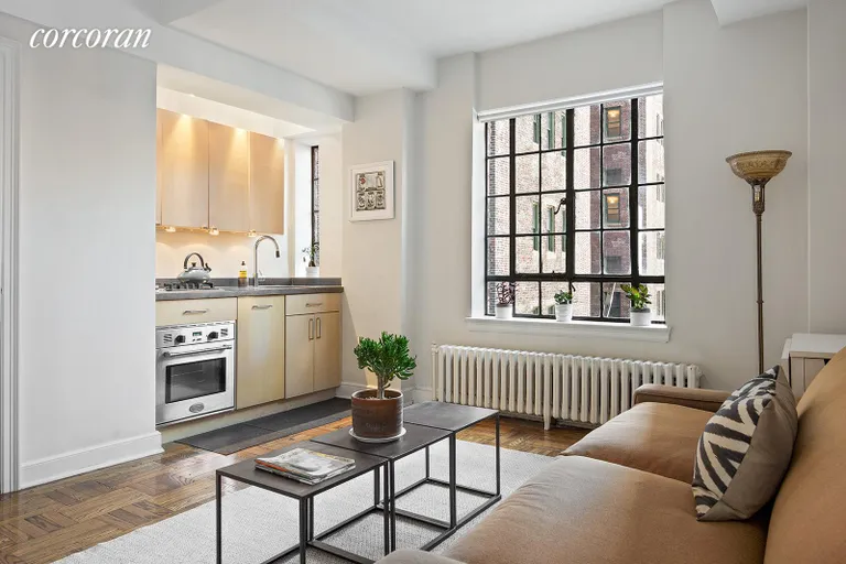 New York City Real Estate | View 140 East 40th Street, 10F | Kitchen | View 3