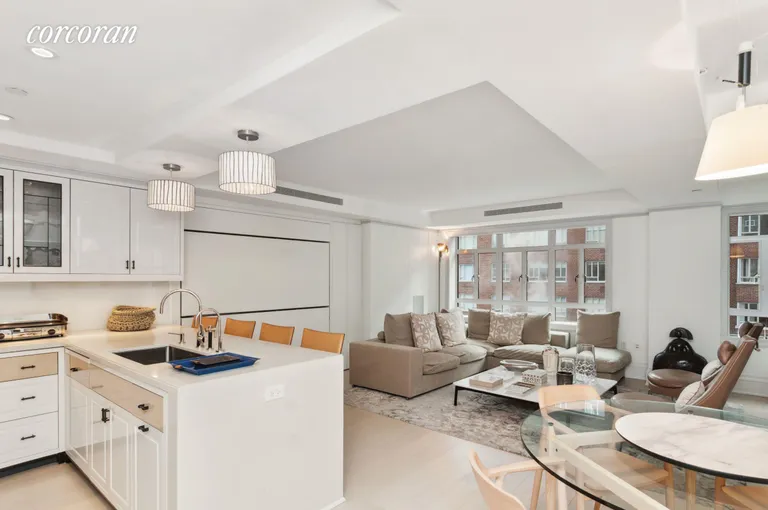 New York City Real Estate | View 21 East 61st Street, 5D | 2 Beds, 2 Baths | View 1