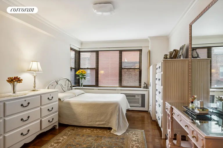 New York City Real Estate | View 80 East End Avenue, 6A | Bedroom | View 5