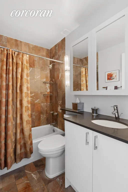 New York City Real Estate | View 225 West 83rd Street, 20B | Full Bathroom | View 6
