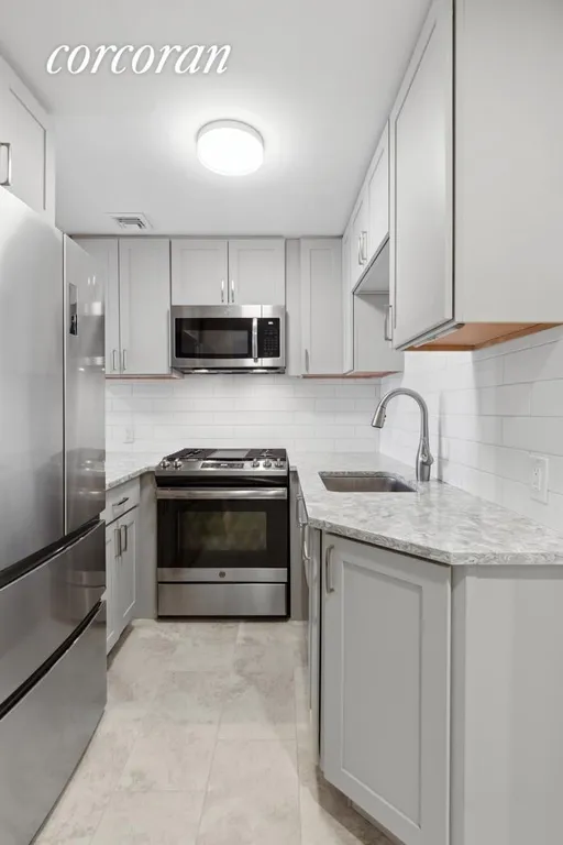 New York City Real Estate | View 215 East 24th Street, 712A | Kitchen | View 3
