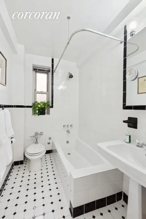 New York City Real Estate | View 400 East 52Nd Street, 5E | Bathroom | View 6