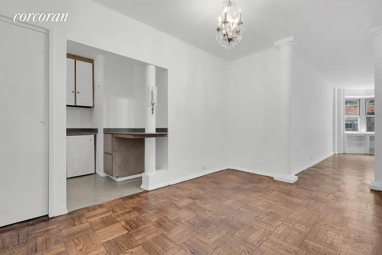New York City Real Estate | View 155 East 76th Street, 9C | Foyer/Dining | View 6