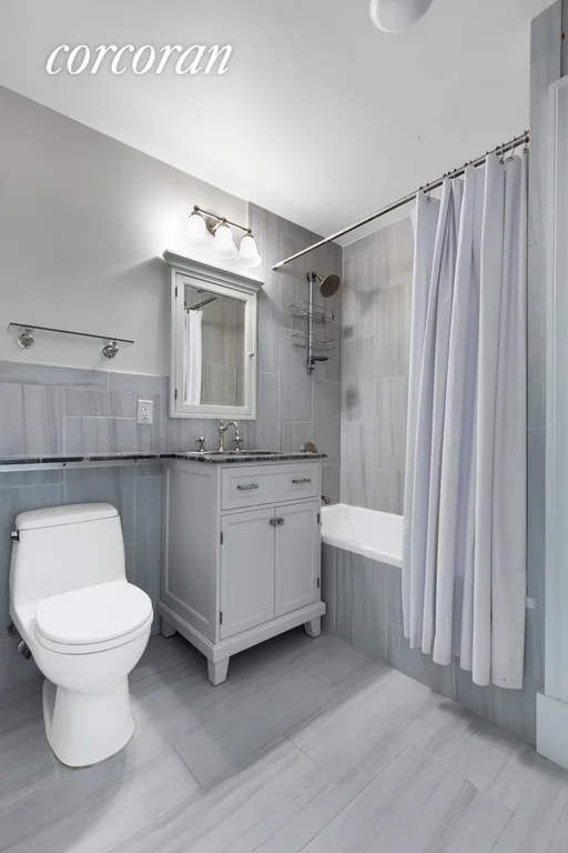New York City Real Estate | View 575 Main Street, 301 | Full Bathroom | View 5