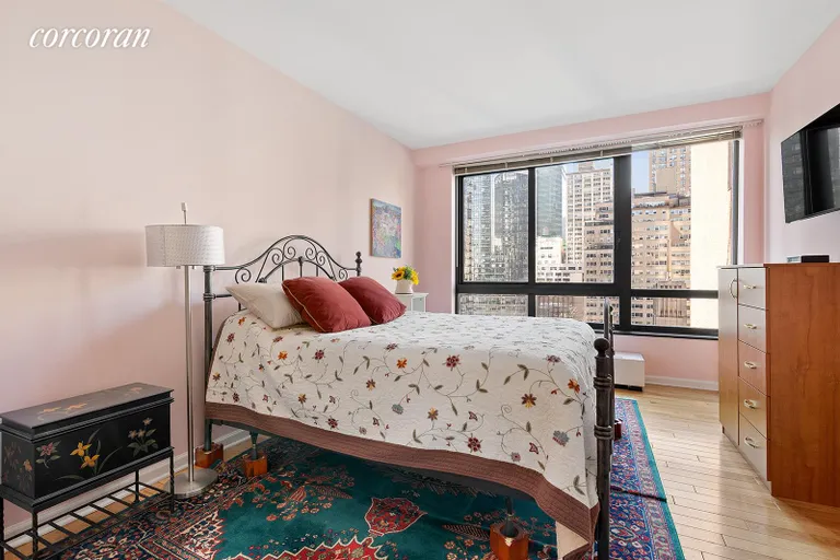 New York City Real Estate | View 100 United Nations Plaza, 14E | South-facing 2nd bedroom | View 6