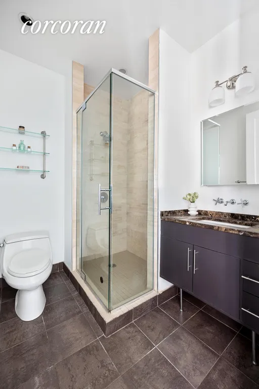 New York City Real Estate | View 363 16TH STREET, 1B | Full Bathroom | View 8