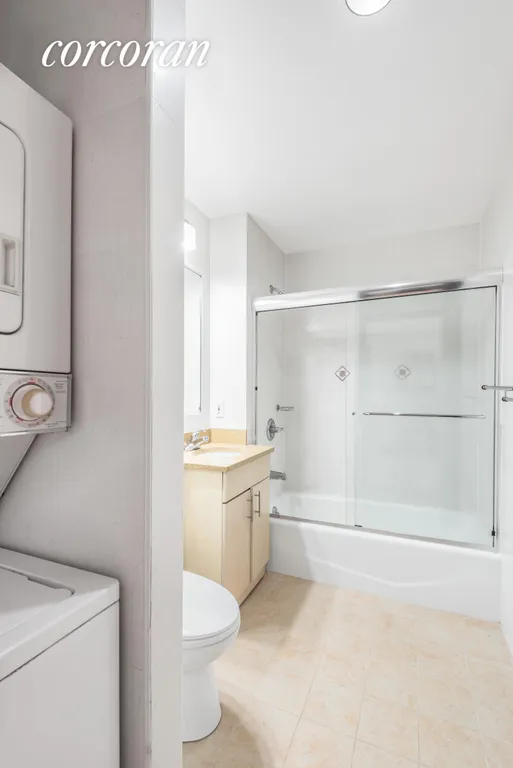 New York City Real Estate | View 228 Bushwick Avenue, 4A | Full Bathroom | View 4