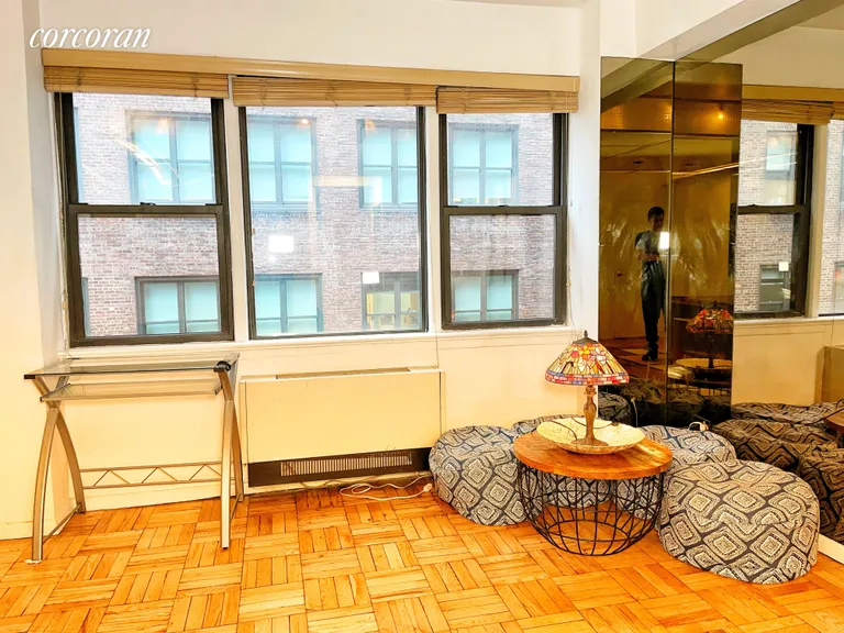 New York City Real Estate | View 240 East 46th Street, 7A | room 4 | View 5