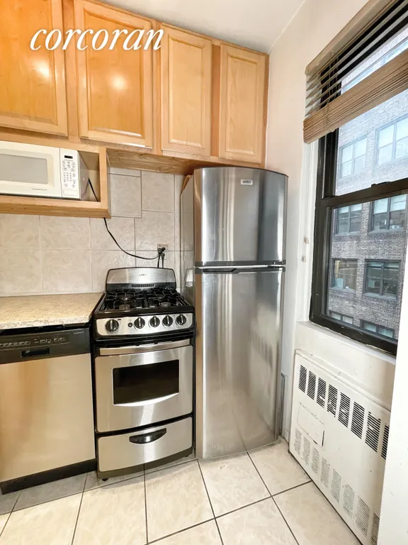 New York City Real Estate | View 240 East 46th Street, 7A | room 6 | View 7