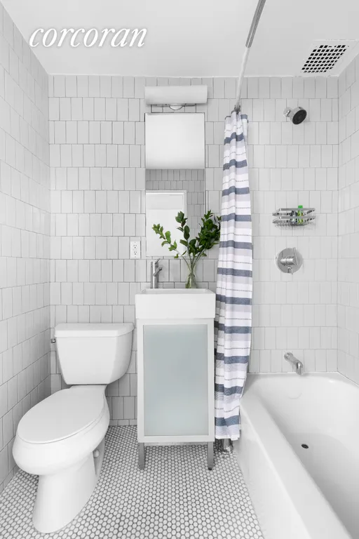 New York City Real Estate | View 227 East 87th Street, 3D | Primary Bathroom | View 7