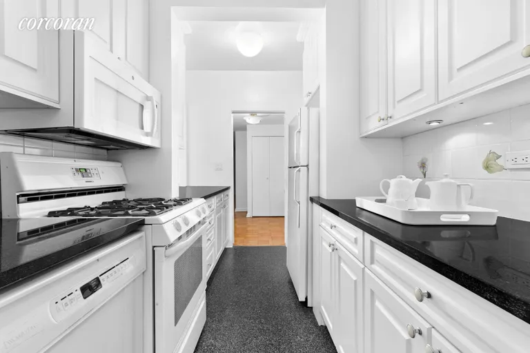 New York City Real Estate | View 45 East End Avenue, 4D | Kitchen | View 5