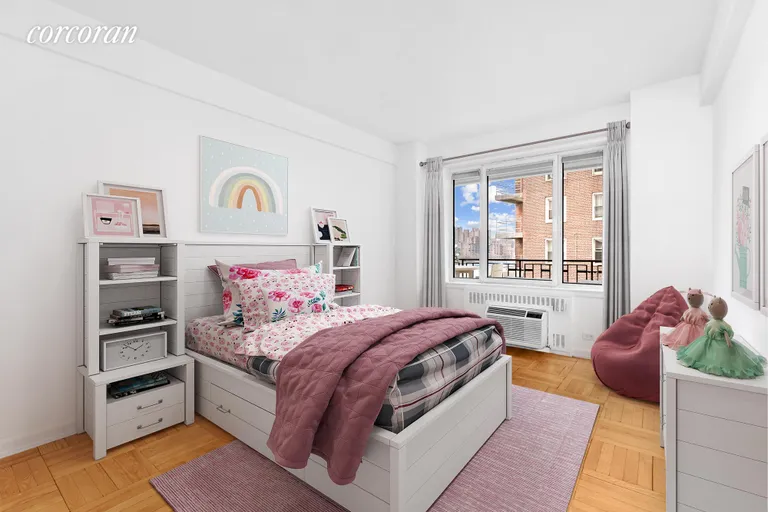 New York City Real Estate | View 45 East End Avenue, 4D | Bedroom | View 10