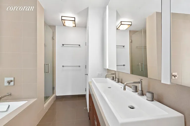 New York City Real Estate | View 450 West 17th Street, 1804 | Full Bathroom | View 6