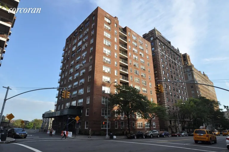 New York City Real Estate | View 33 East End Avenue, 10E | Building | View 9