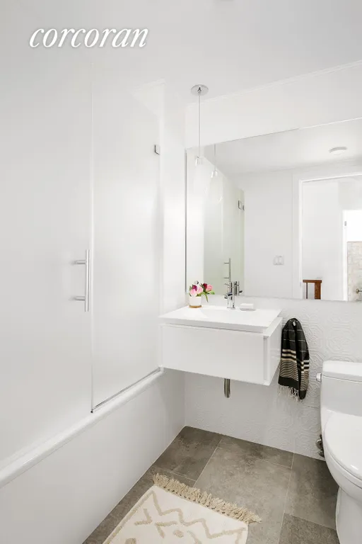 New York City Real Estate | View 305 3rd Street, 1G | Full Bathroom | View 7