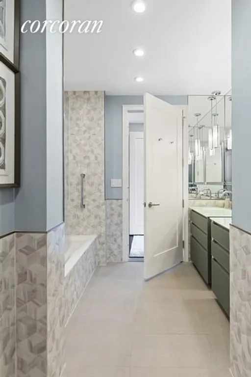 New York City Real Estate | View 245 West 99th Street, 18B | Full Bathroom | View 16