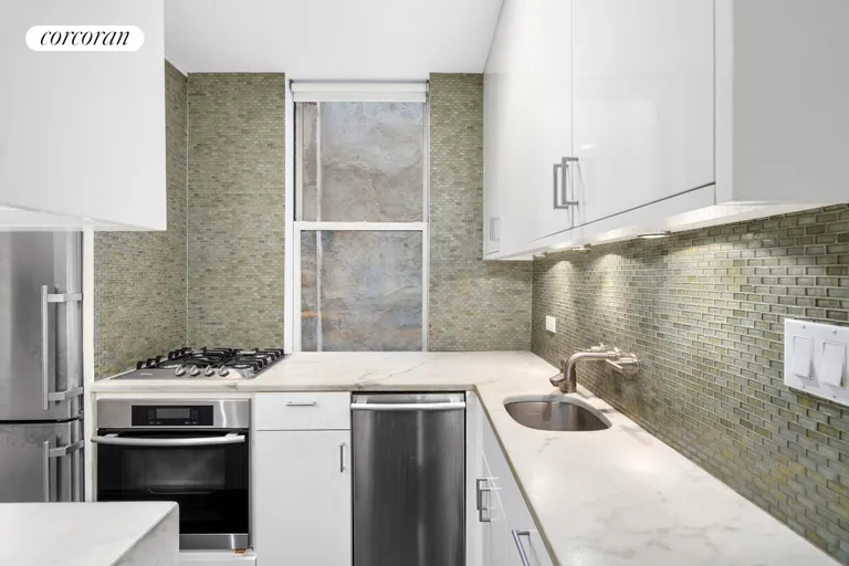 New York City Real Estate | View 11 West 69th Street, 5C | Kitchen | View 8