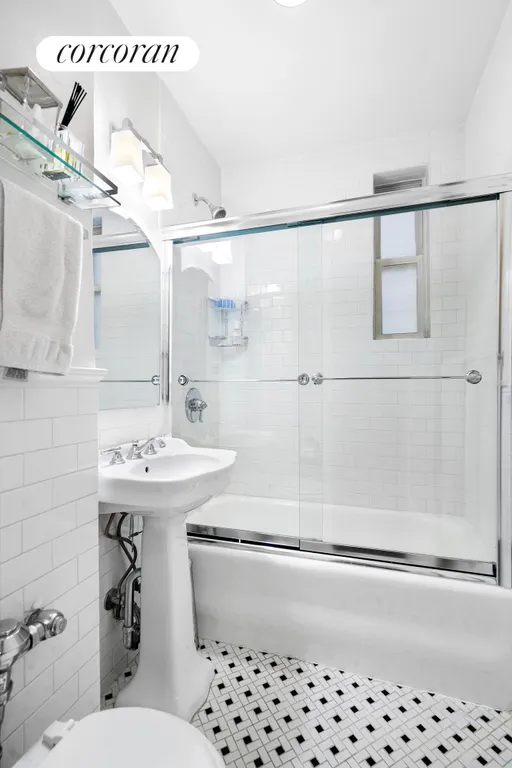 New York City Real Estate | View 11 West 69th Street, 5C | Full Bathroom | View 9