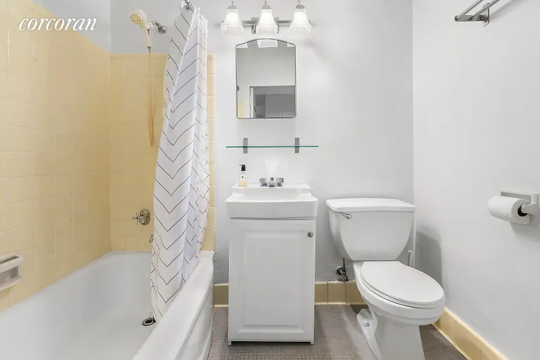 New York City Real Estate | View 80 LaSalle Street, 18D | Full Bathroom | View 9