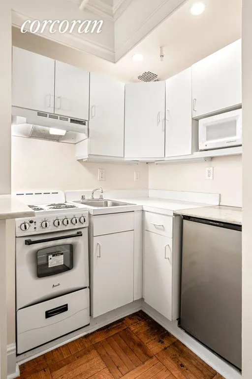 New York City Real Estate | View 308 West 106th Street, 1F | Kitchen | View 4