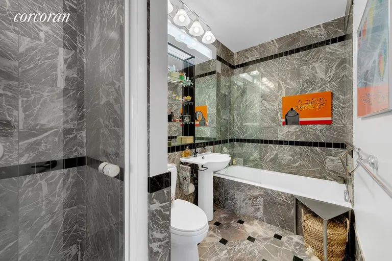 New York City Real Estate | View 250 East 54th Street, 18D | Full Bathroom | View 5