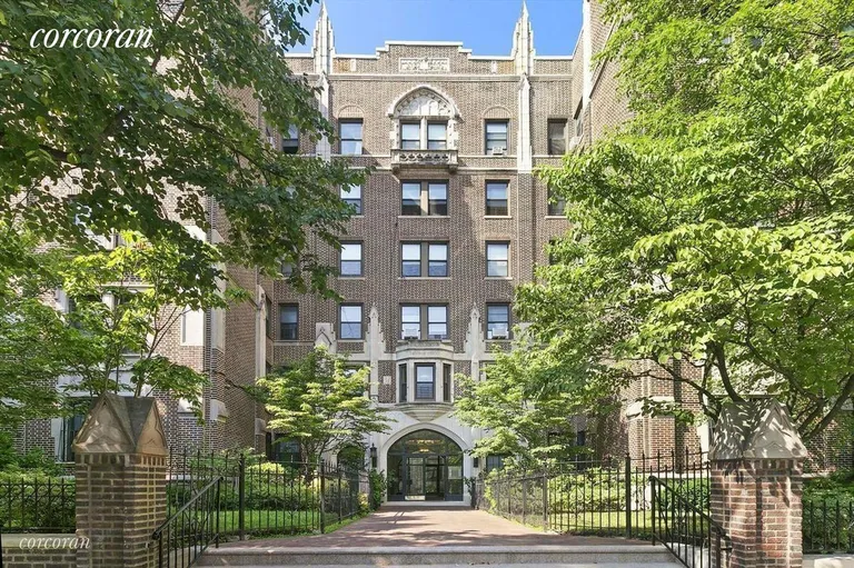 New York City Real Estate | View 255 Eastern Parkway, B1 | room 15 | View 16