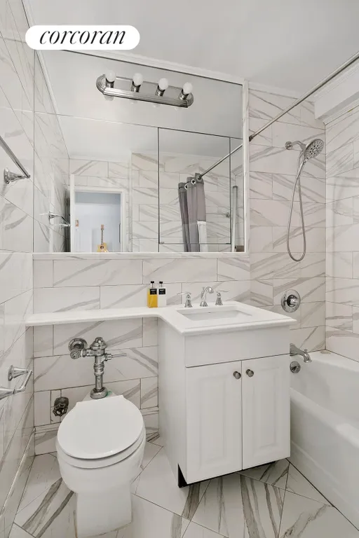 New York City Real Estate | View 230 East 79th Street, 4F | Full Bathroom | View 6
