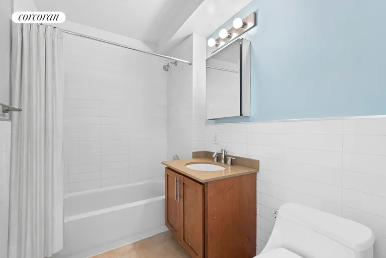 New York City Real Estate | View 310 West 120th Street, PH8D | Full Bathroom | View 10