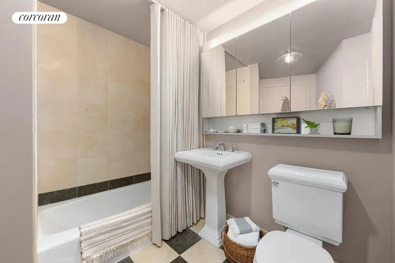 New York City Real Estate | View 20 River Terrace, 3J | Primary Bathroom | View 4