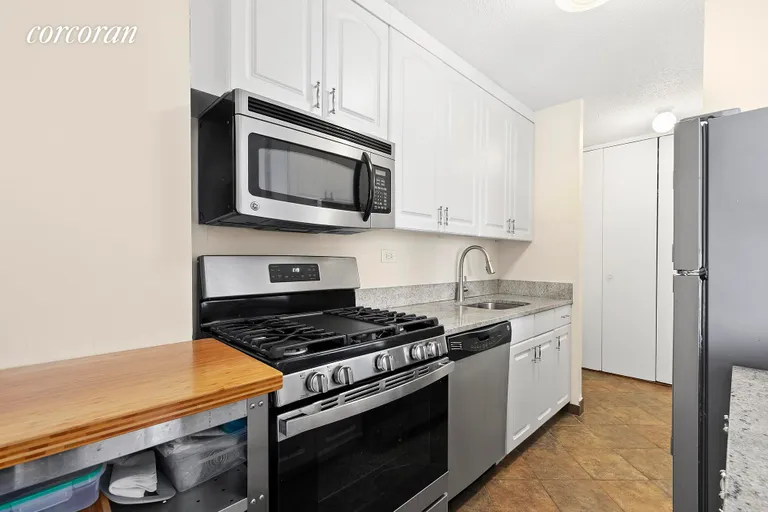 New York City Real Estate | View 1623 3RD Avenue, 10C | room 3 | View 4