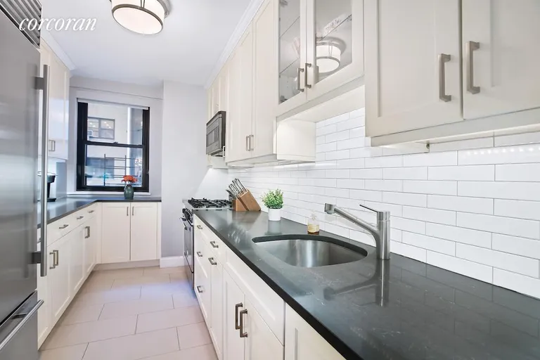 New York City Real Estate | View 315 East 72Nd Street, 8E | room 3 | View 4
