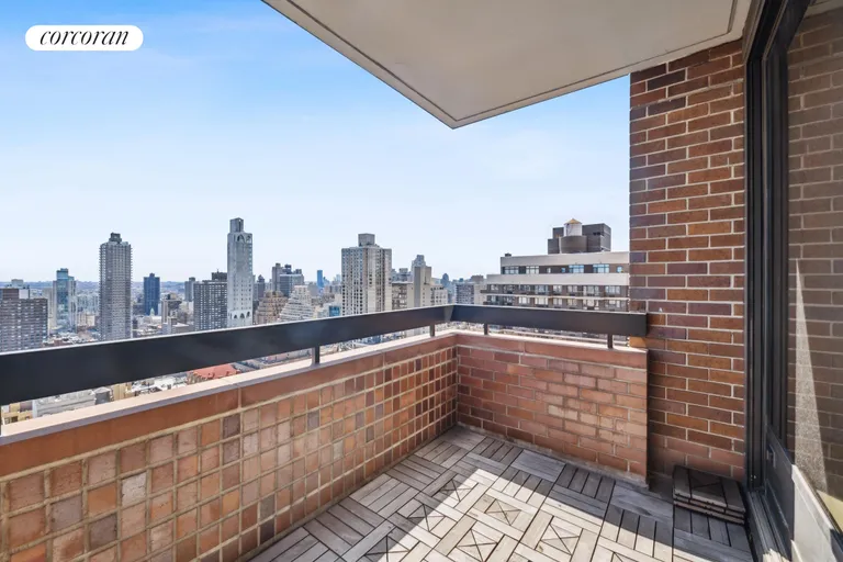 New York City Real Estate | View 45 East 89th Street, 31F | room 11 | View 12