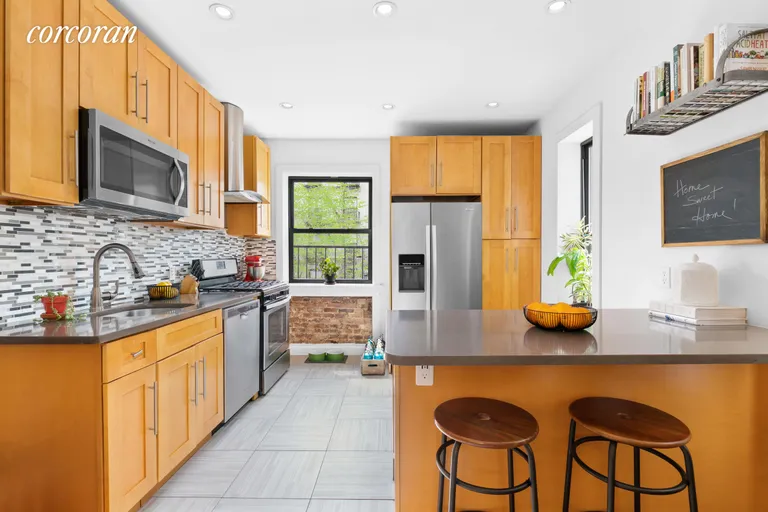 New York City Real Estate | View 428 Prospect Place, 2R | 2 Beds, 1 Bath | View 1