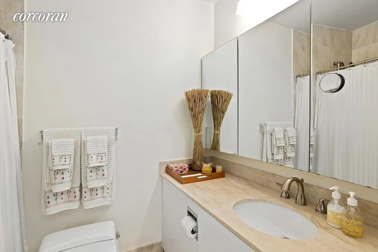 New York City Real Estate | View 145 East 48th Street, 8E | Full Bathroom | View 7