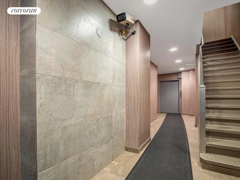New York City Real Estate | View 20 East 68th Street, 212 | Entry | View 5