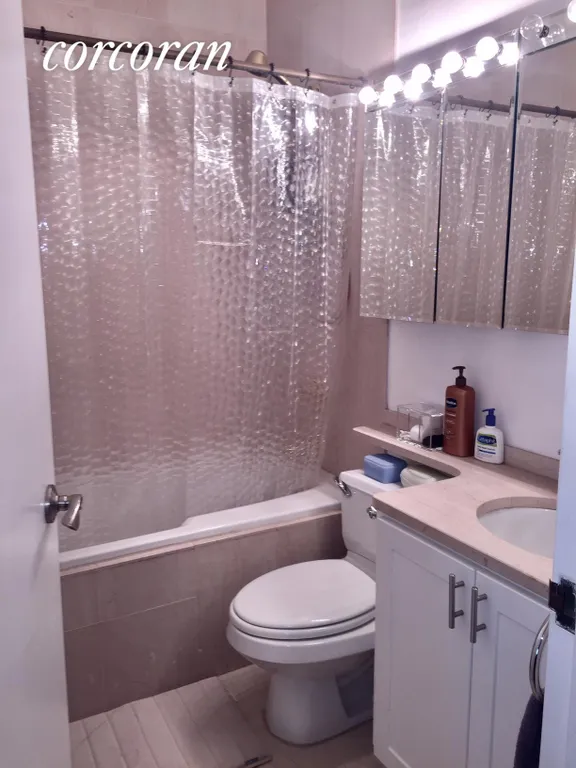 New York City Real Estate | View 21 South End Avenue, 223 | Full Bathroom | View 10