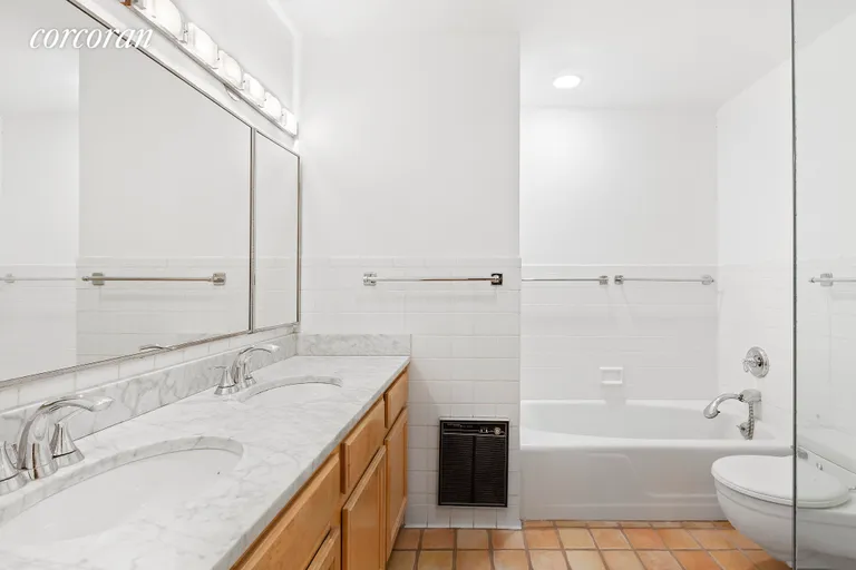 New York City Real Estate | View 405 West 23rd Street, 2B | Full Bathroom | View 9