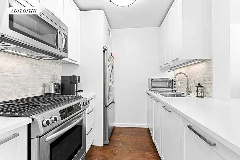 New York City Real Estate | View 200 East 94th Street, 1916 | Kitchen | View 3