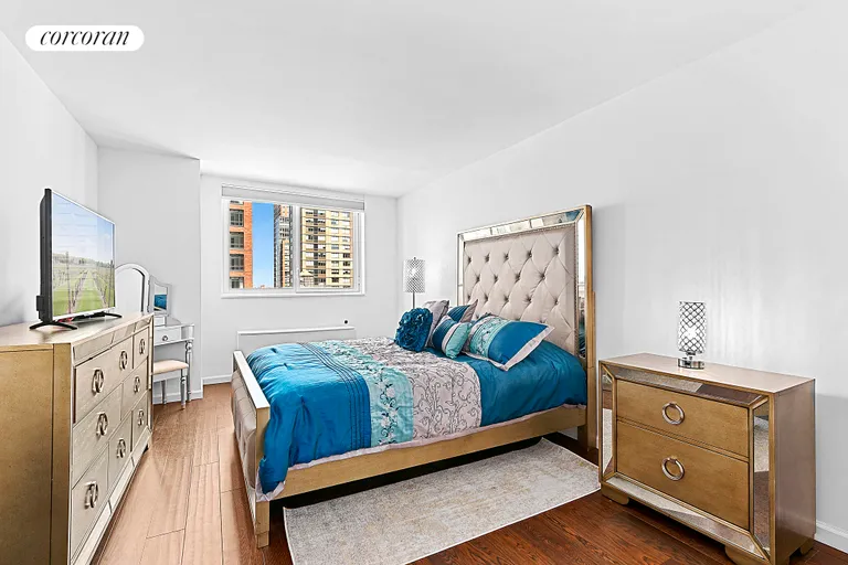 New York City Real Estate | View 200 East 94th Street, 1916 | Bedroom | View 4