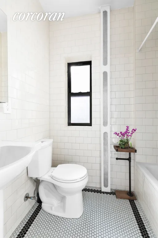 New York City Real Estate | View 17 East 17th Street, C5 | Full Bathroom | View 5