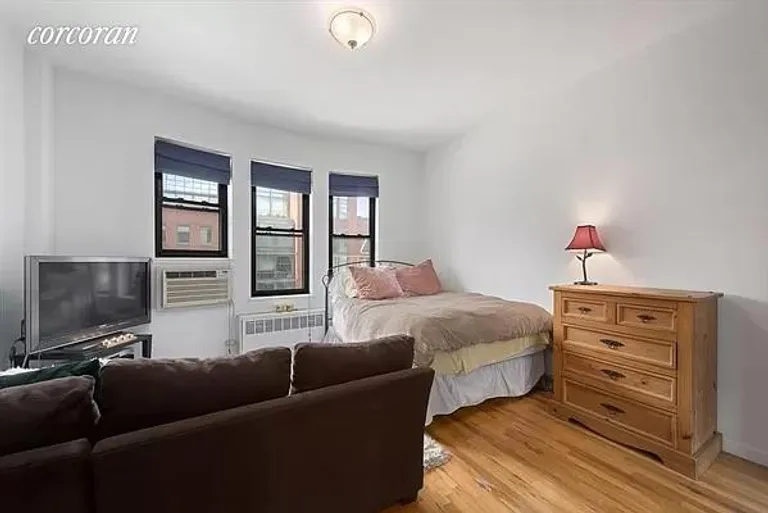 New York City Real Estate | View 360 West 21st Street, 4D | room 1 | View 2