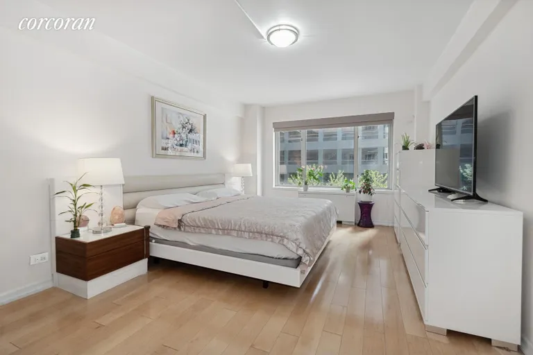 New York City Real Estate | View 200 East 57th Street, 3L | room 2 | View 3