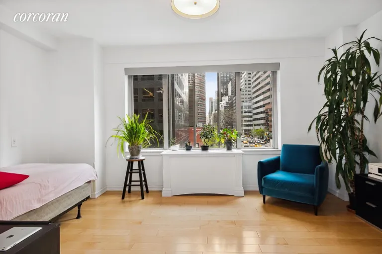 New York City Real Estate | View 200 East 57th Street, 3L | room 4 | View 5