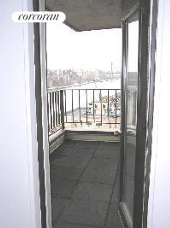 New York City Real Estate | View 10 East End Avenue, 17D | room 3 | View 4