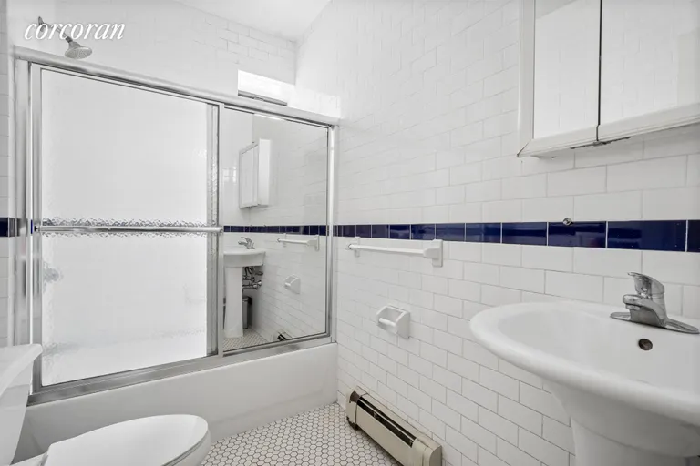 New York City Real Estate | View 220 West 111th Street, 6C | Full Bathroom | View 5